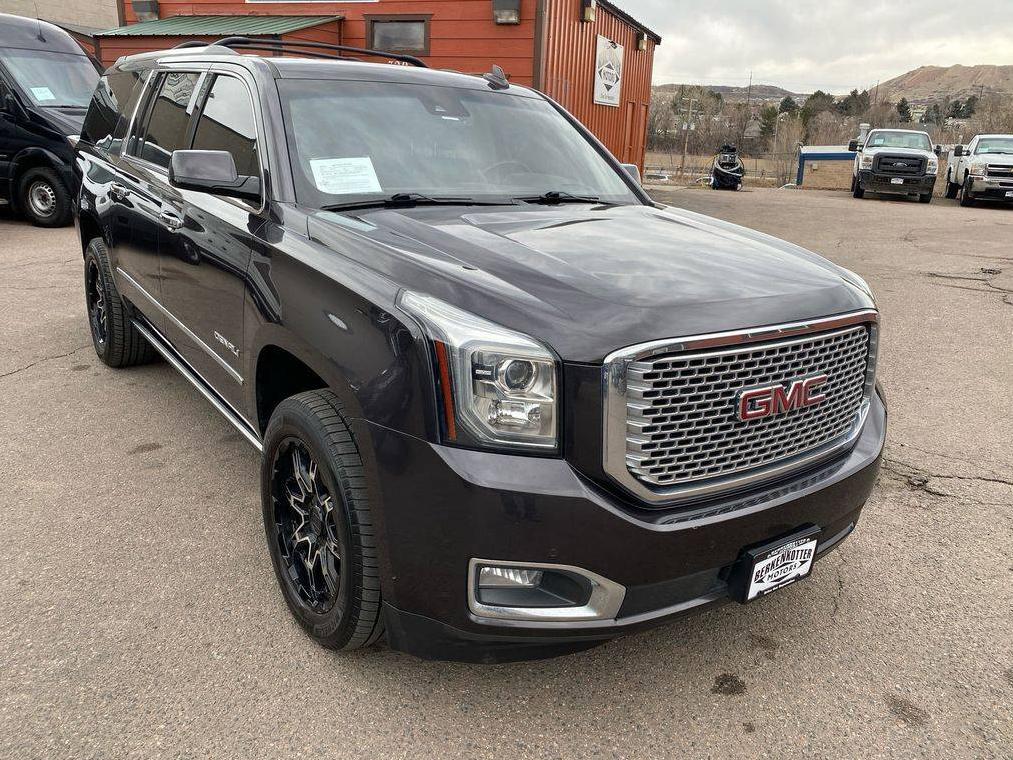 GMC YUKON XL 2017 1GKS2HKJ8HR321500 image